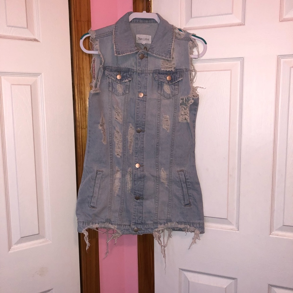 Distressed Longline Denim Vest - Picture 4 of 8
